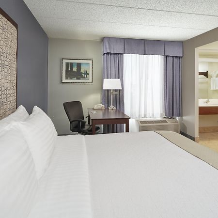 Holiday Inn & Suites Chicago-Carol Stream Wheaton By Ihg Екстер'єр фото