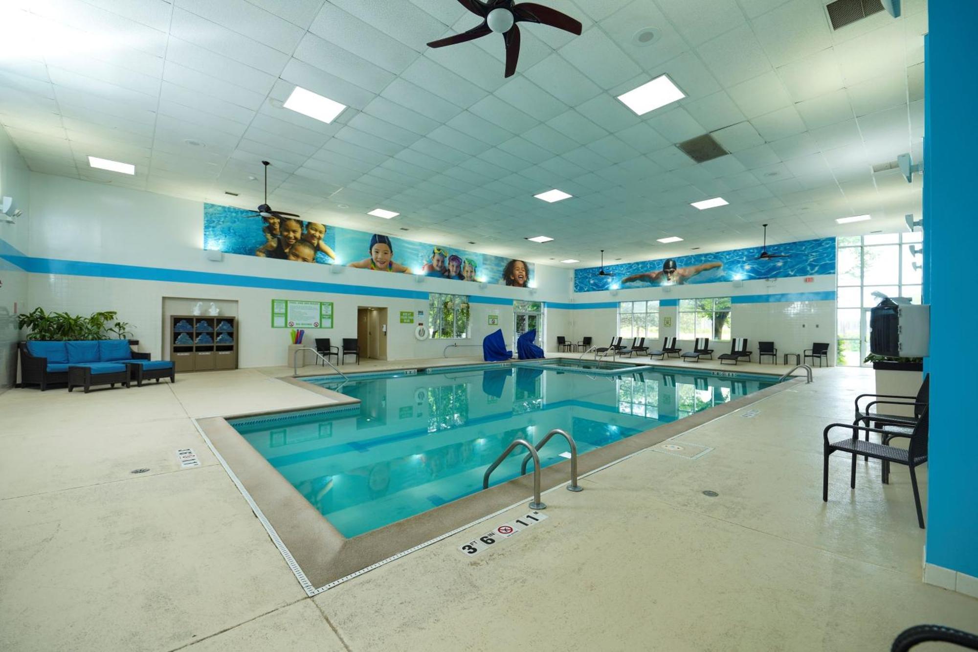 Holiday Inn & Suites Chicago-Carol Stream Wheaton By Ihg Екстер'єр фото